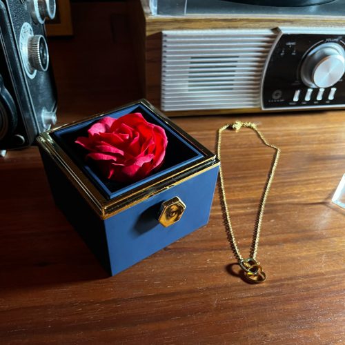 Eternity's Engraved Bloom - Personalized Necklace & Eternal Rose Box photo review